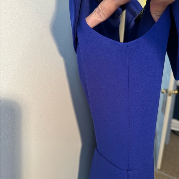 Betsy & Adam Women’s off shoulder side ruffle gown / Royal Blue / Size 8 - Picture 8 of 11